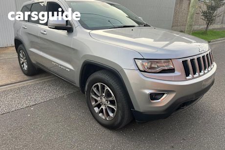 Silver 2013 Jeep Grand Cherokee Wagon Laredo (4X4)