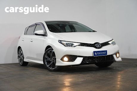White 2017 Toyota Corolla Hatchback ZR