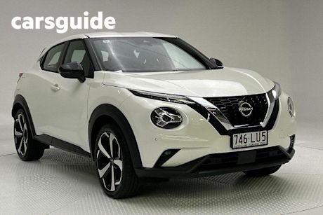 White 2023 Nissan Juke Hatchback ST-L