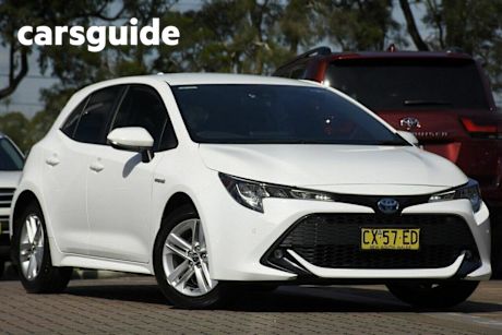 White 2020 Toyota Corolla Hatchback SX (hybrid)