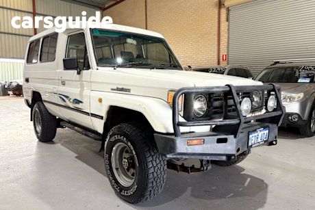 White 1995 Toyota Landcruiser OtherCar (4x4) 11 SEAT HZJ75RV