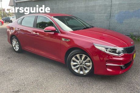 Red 2017 Kia Optima Sedan SI
