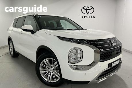 White 2022 Mitsubishi Outlander Wagon LS 7 Seat (2WD)