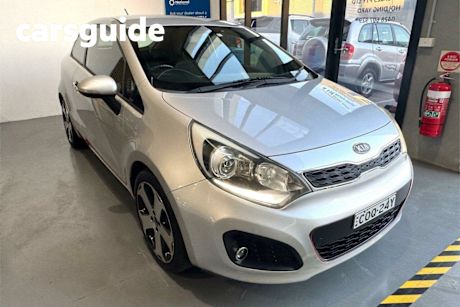 Silver 2012 Kia RIO Hatchback SLS