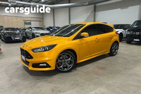 Yellow 2016 Ford Focus Hatchback ST2