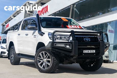 White 2019 Toyota Hilux Double Cab Pick Up SR5 (4X4)