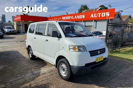 White 2005 Suzuki APV Van