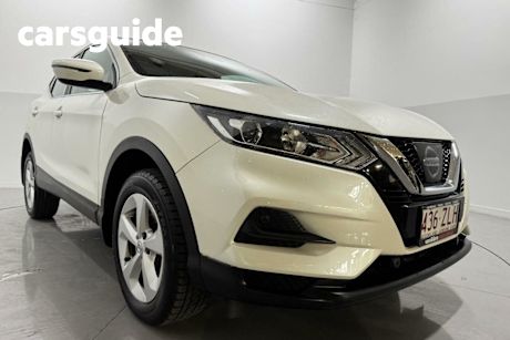 White 2017 Nissan Qashqai Wagon ST (4X2)