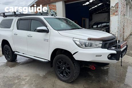 White 2018 Toyota Hilux Double Cab Pick Up SR5+ (4X4)