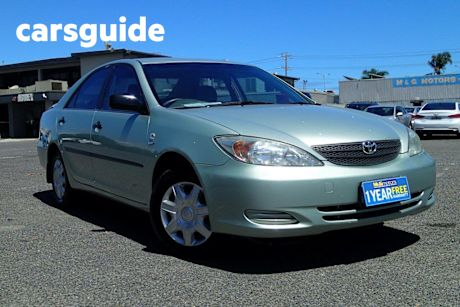 Green 2002 Toyota Camry Sedan Altise