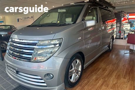 Silver 2009 Nissan Elgrand Wagon