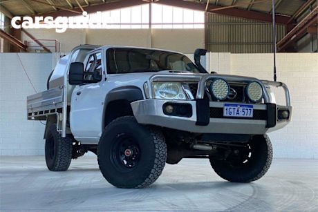White 2011 Nissan Patrol Leaf Cab Chassis DX (4X4)