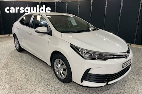 White 2018 Toyota Corolla Sedan Ascent