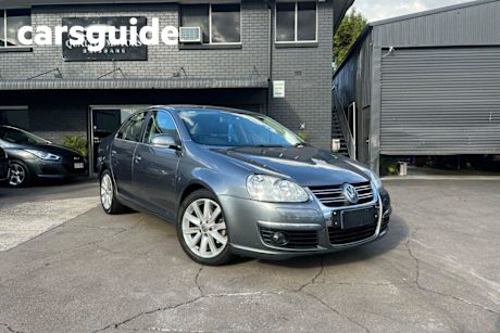 Grey 2009 Volkswagen Jetta Sedan 147 TSI