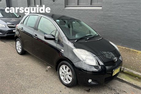 Black 2009 Toyota Yaris Hatchback Edge