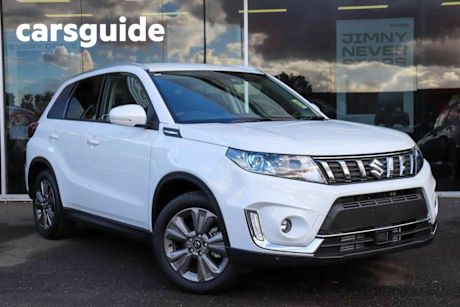 White 2024 Suzuki Vitara Wagon Turbo