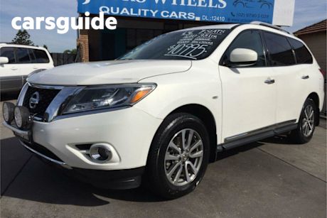 White 2013 Nissan Pathfinder Wagon ST-L (4X4)
