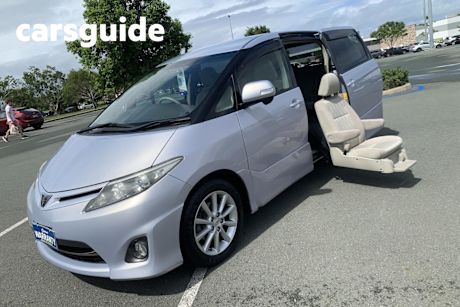 Silver 2009 Toyota Estima Wagon Aeras