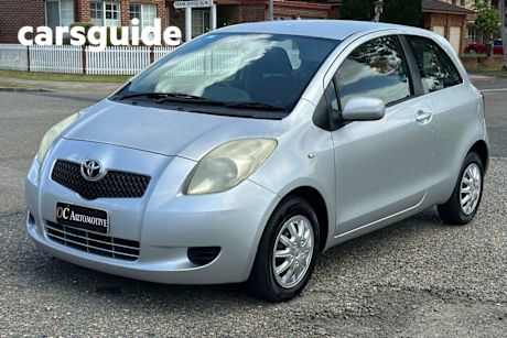 Silver 2006 Toyota Yaris Hatchback YR
