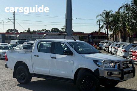 White 2020 Toyota Hilux Double Cab Pick Up SR (4X4)