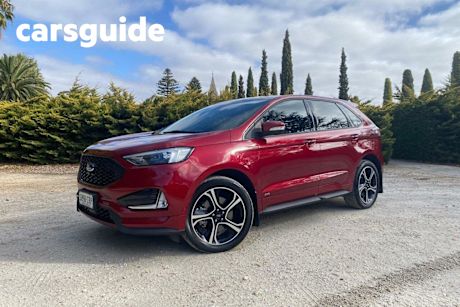 Red 2019 Ford Endura Wagon ST-Line (awd)