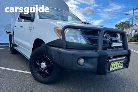 White 2009 Toyota Hilux Dual Cab Pick-up SR (4X4)