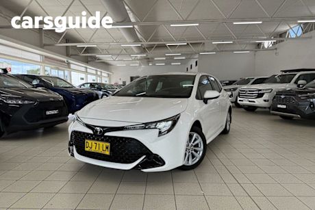 White 2023 Toyota Corolla Hatchback Ascent Sport + Convenience PK