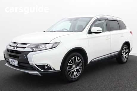 White 2018 Mitsubishi Outlander Wagon LS 7 Seat (2WD)