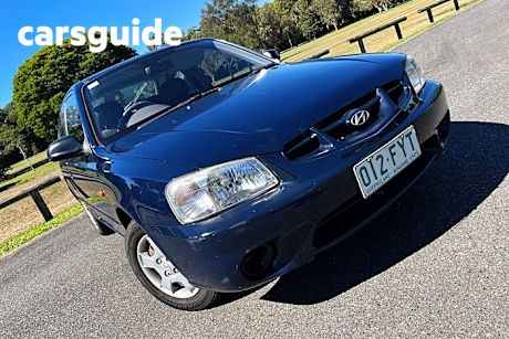 Blue 2001 Hyundai Accent Hatchback GL