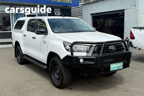 White 2020 Toyota Hilux Double Cab Pick Up SR (4X4)