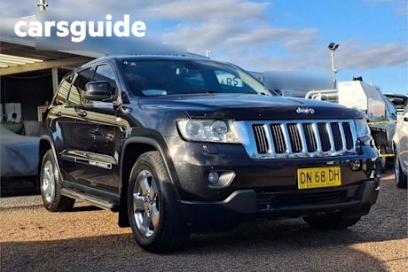 Black 2013 Jeep Grand Cherokee Wagon Laredo (4X4)