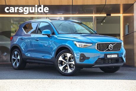 Blue 2024 Volvo XC40 Wagon Ultra B4 Bright