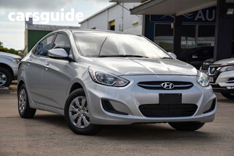 White 2014 Hyundai Accent Sedan Active