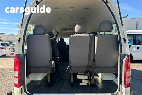 White 2018 Toyota Hiace Bus Commuter (12 Seats)