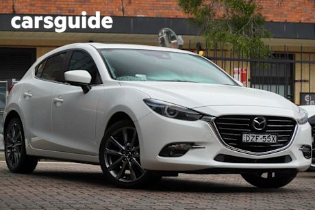 White 2018 Mazda 3 Hatchback SP25 Astina
