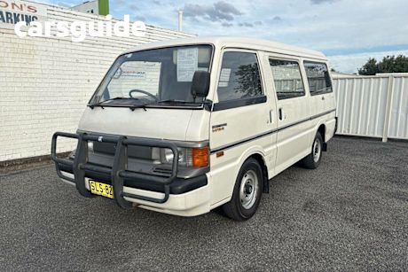 White 1992 Ford Econovan Van Maxi