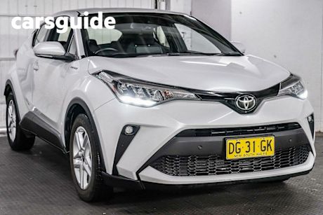 White 2023 Toyota C-HR Wagon GXL (2WD)