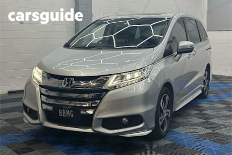 Silver 2016 Honda Odyssey Wagon VTI-L