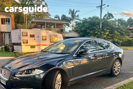 Blue 2013 Jaguar XF Sedan 2.0 Luxury