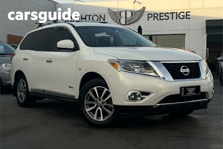 White 2015 Nissan Pathfinder Wagon ST-L Hybrid (4X4)