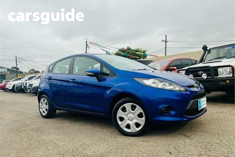 Blue 2013 Ford Fiesta Hatchback CL
