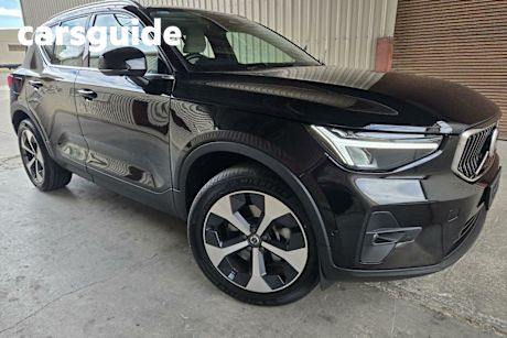 Black 2023 Volvo XC40 Wagon Ultimate B4 Bright Mhev
