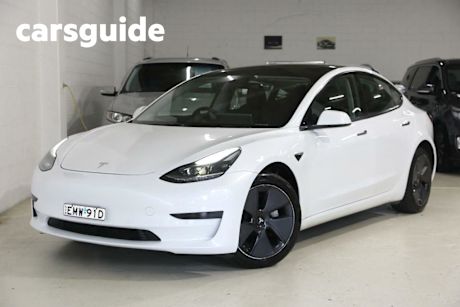 White 2021 Tesla Model 3 Sedan Standard Range Plus RWD