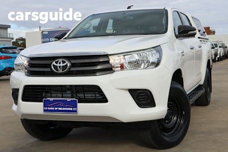 White 2017 Toyota Hilux Dual Cab Utility SR (4X4)