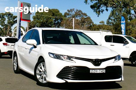 White 2018 Toyota Camry Sedan Ascent