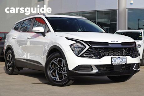 White 2024 Kia Sportage Wagon S (awd)