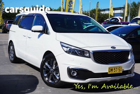 White 2018 Kia Carnival Wagon Platinum