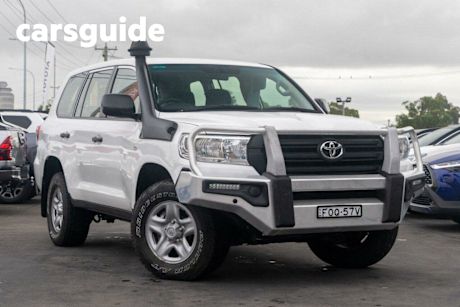 White 2017 Toyota Landcruiser Wagon GX (4X4)