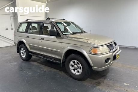 Gold 2005 Mitsubishi Challenger Wagon (4X4)