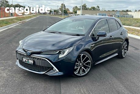 Black 2019 Toyota Corolla Hatchback ZR (hybrid)